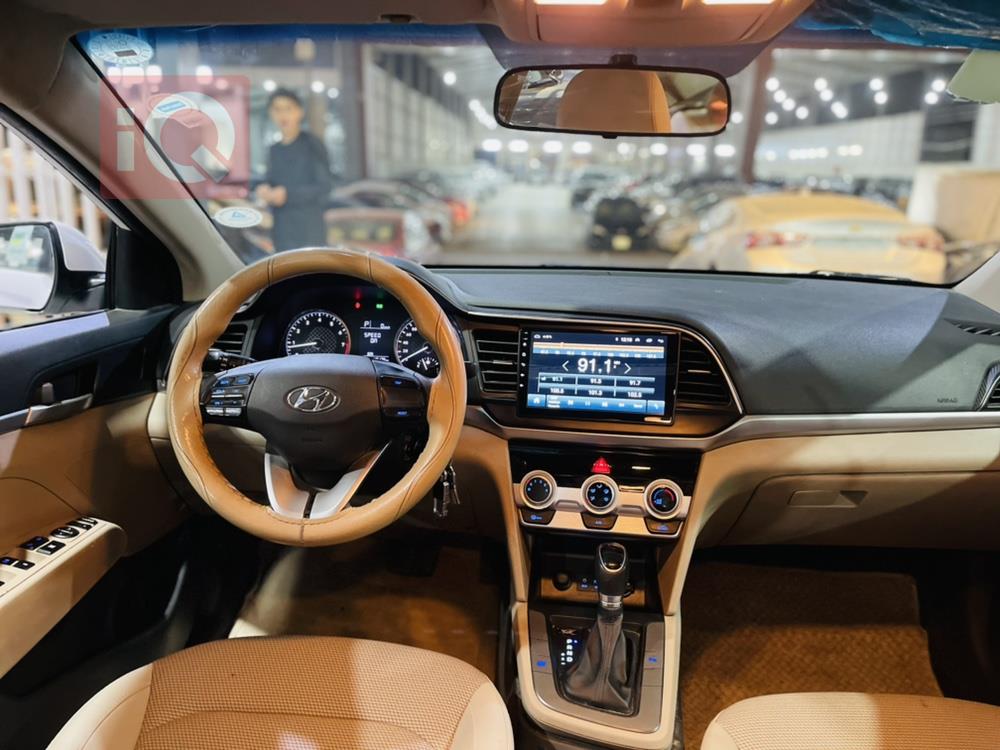 هیوندای ئەلەنترا